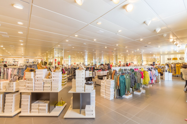 6 Key Steps to Improving Retail Store Layout: The Power of Visual Merchandising banner